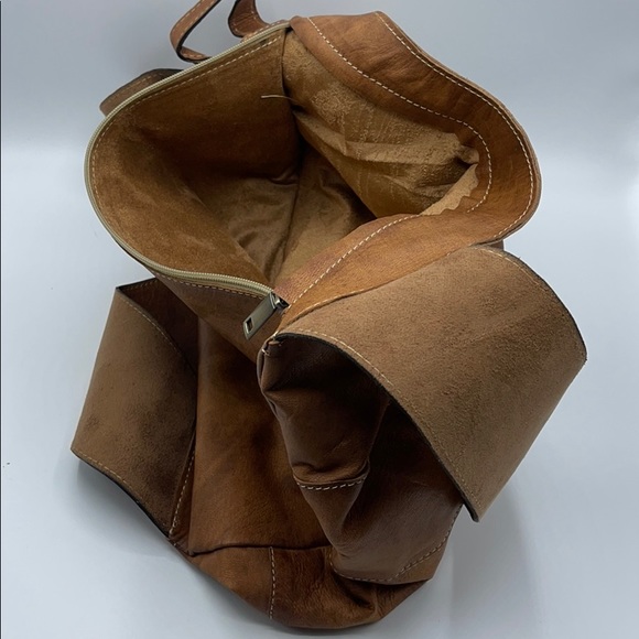 Handmade leather backpack - Picture 4 of 4